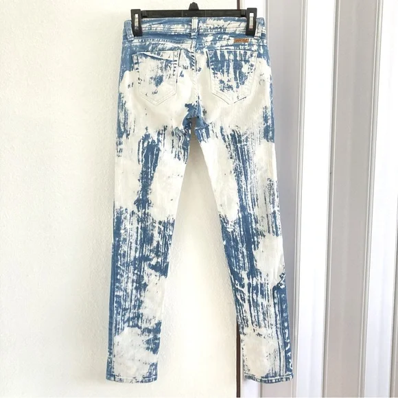 Watch LA Vintage Low Rise Bleached Jeans - Picture 3 of 6